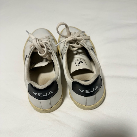 Veja Esplar Low Black and White Women's Sneakers - Picture 4 of 7